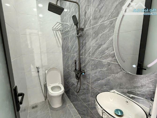 Cần bán nhà siêu đẹp 2 lầu 2 phòng ngủ hẻm Quang Trung, GV - 3