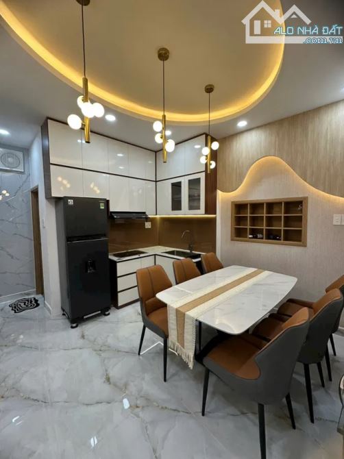 BÁN NHÀ 4 TẦNG CÁCH MẶT TIỀN PHAN ĐĂNG LƯU, PHÚ NHUẬN GIÁ CHỈ 7.6 TỶ - 3