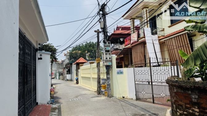BÁN NHÀ 2 TẦNG SÂN VƯỜN-TÔ QUYỀN VĂN GIANG-Ô TÔ VÀO-NGÕ THÔNG-268M-6,7 TỶ - 3