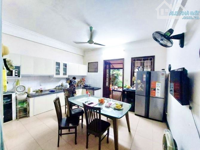 Hào Nam: 1 mặt phố 1 mặt ngõ ô tô tránh, vỉa hè, KD, gara, 2 thoáng, ở & cho thuê 104m*5T