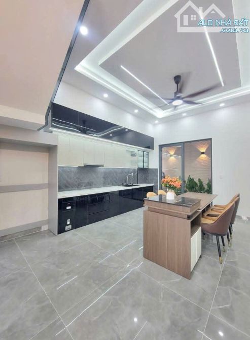 Nhà mới 3 tầng HXH, 1 xẹt Linh Đông, SHR vuông A4, DT 120m2 giá 6.8 tỷ - 3