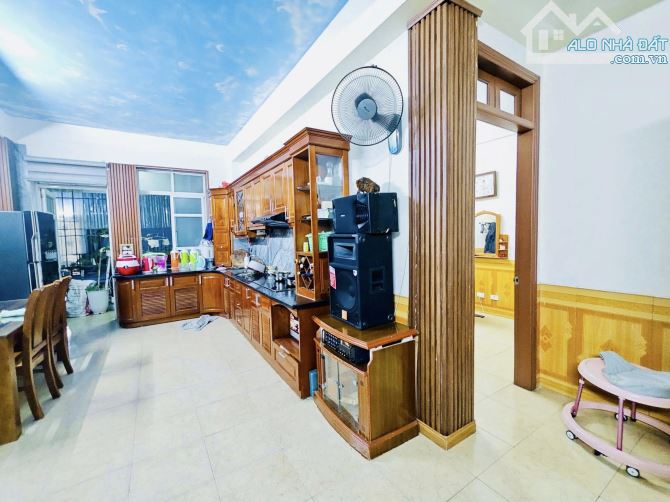 Chung cư Bộ Tư lệnh đặc công Vĩnh Quỳnh. DT: 85.7m, 3 ngủ, 2 VS, Khách bếp, giá 4.3 tỷ - 3