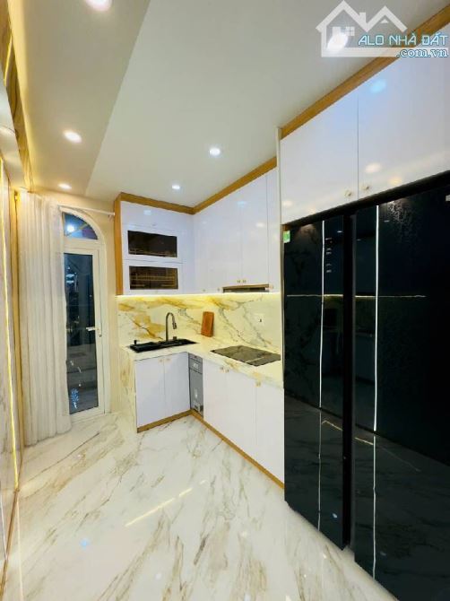 B.ÁN NH.À ĐẸP 2 TẦNG  - 2 MẶT TIỀN  -HẺM XE HƠI - 32M2 - TẶNG FULL NỘI THẤT - ÂU CƠ - QUẬN - 3