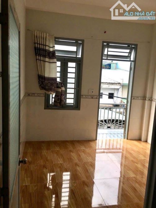 HƠN 5 TỶ CÓ 3 CĂN HẺM XE HƠI SÁT MẶT TIỀN NGUYỄN ẢNH THỦ - 2 TẦNG - 3