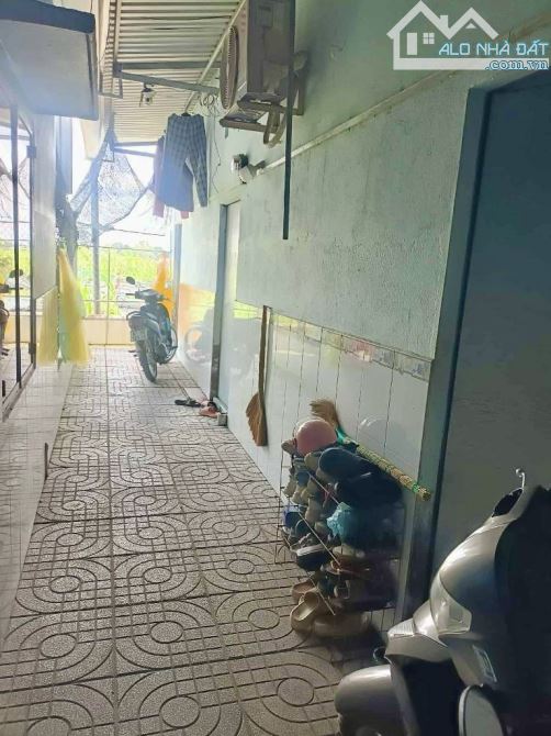BÁN NHÀ HẺM XE TẢI 1 TRỤC THẲNG – CÁCH DƯƠNG CÔNG KHI 50M – 10×28 – CÓ DÃY TRỌ DÒNG TIỀN - 3