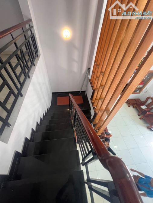NHÀ HXH NGAY CHỢ GẤU - ĐÔNG THẠNH -HÓC MÔN- 97M2 NGANG 5,7M- 5,2 TY TL - 3
