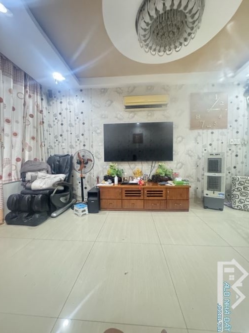CẦN BÁN NHÀ SIÊU PHẨM 5 TẦNG - TẶNG FULL NỘI THẤT - ĐƯỜNG NHỰA 8M THÔNG- NGAY NGUYỄN SƠN T - 3