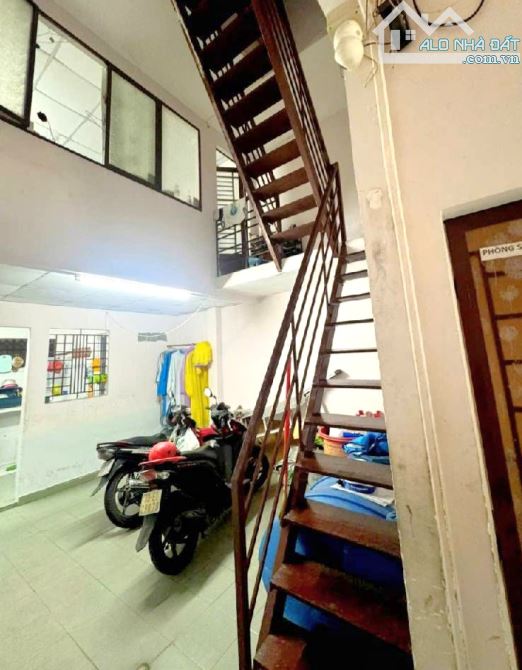 Bán nhà 3 tầng mặt tiền hẻm kinh doanh Dương Bá Trạc, Quận 8  Diện tích: 4 x 13m - 3