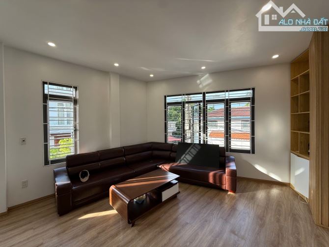Quá tuyệt vời với căn 4 tầng đẹp lô góc 2 mặt thoáng ô tô đỗ cửa - 3