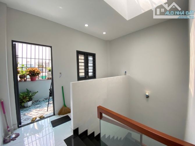 Bán Gấp Nhà 3 Tầng - Đường Hương Lộ 2 - Gần Bệnh Viện Bình Tân - DT 50m2 - HXT - Nhỉnh 5Tỷ - 3