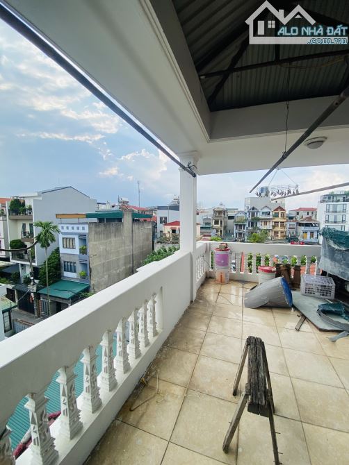 Bán nhà riêng dân xây 62m2 tại Đức Giang- ô tô đỗ cửa, nội thất gỗ Gụ- 15 tỷ - 3