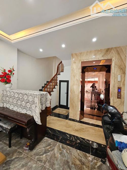 Bán nhà vip Giang Biên, ô tô 7 chỗ vào nhà, 6 tầng thang máy, mt 4,5m, dt 50m2, giá 10 tỷ+ - 3