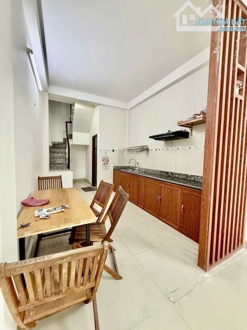 Bán Nhà Ngay Khu VIP Phan Xích Long - Q .phú nhuận - Đường Nhựa 6m Thông tứ tung - 4Tầng B - 3