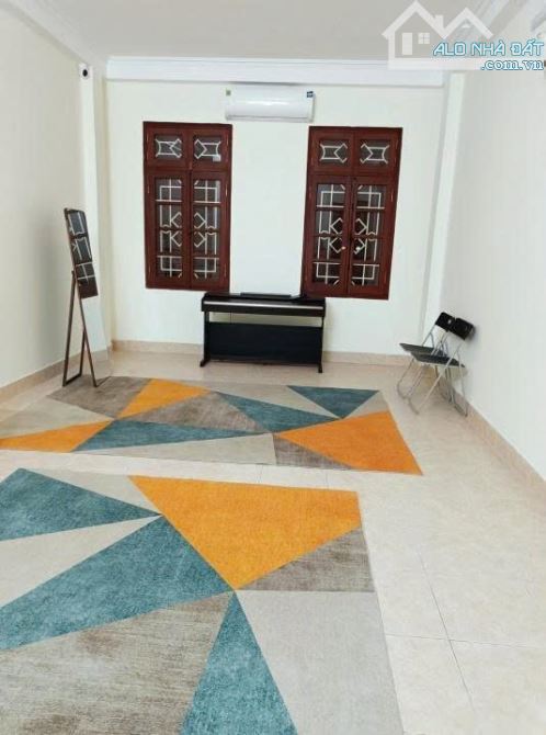 Cho thuê nhà ô tô, vp, Cảm Hội-Hai Bà Trưng, 65m2, 5 tầng, 7 ngủ, 22 triệu. - 3