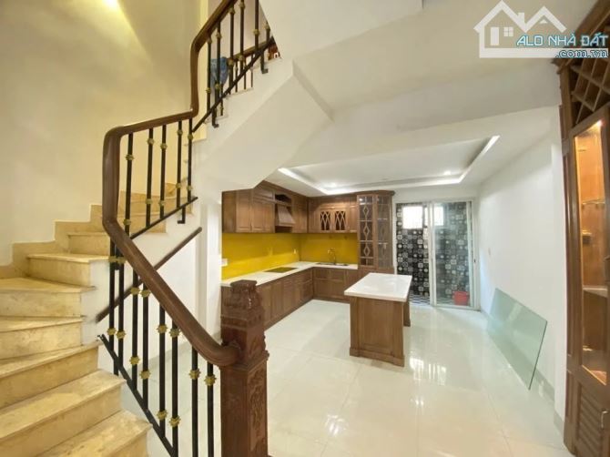 BÁN NHÀ 3 TẦNG – 3 MÊ – Ô TÔ ĐỖ CỬA - 3