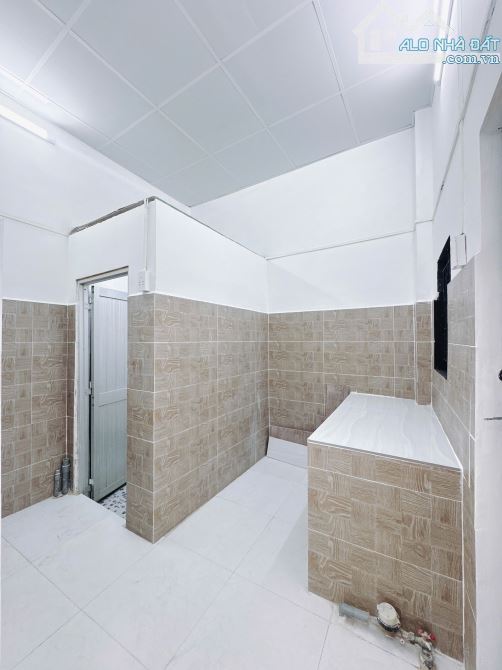 Nhà đẹp 3 tầng - 20m2 - Hẻm 4m - Hoàng Diệu Quận 4. - 3