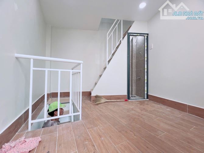 Nhà 4 tầng - sd 28m2 - Hẻm xe hơi - Đường Số Quận 4. - 3