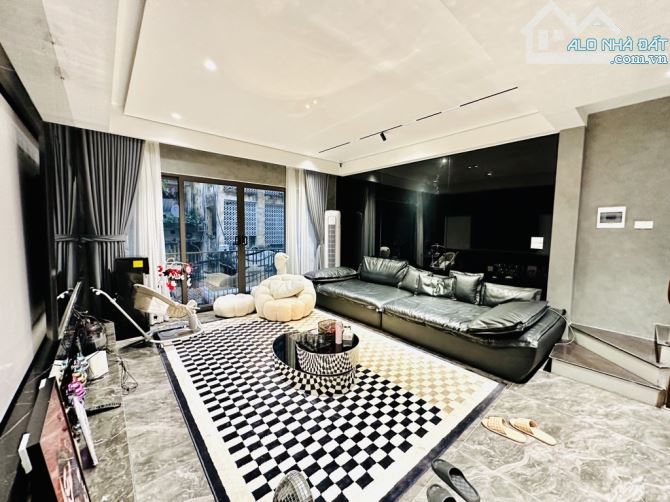 NGUYỄN VĂN CỪ NHÀ ĐẸP LONG LANH 6 TẦNG THANG MÁY. NỘI THẤT CHÂU ÂU 13 TỶ - 3