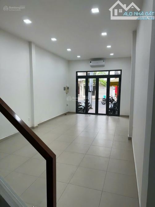 Cho thuê nhà mặt tiền Nguyễn Đình Chiểu - Vị trí trung tâm - 3