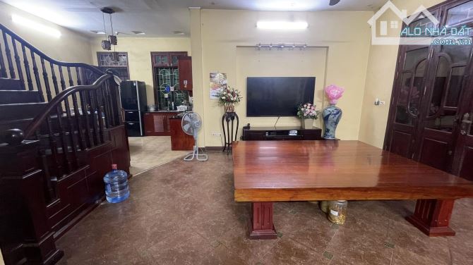 Nhà Duy Tân 165M2 Mặt Tiền 9M 76 Tỷ Vỉa Hè Kinh doanh Ô TÔ Tránh Đỗ - 3