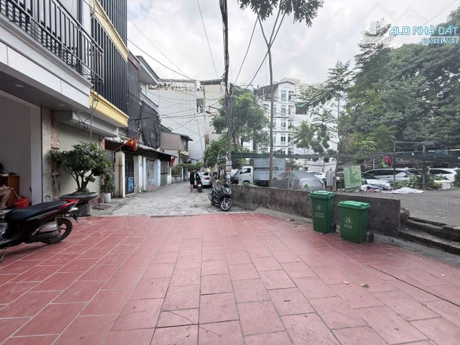 Bán nhà  đường Cầu Bươu,  ô tô vào nhà, 6 tầng đẹp, ô chờ thang máy, sân rộng như sân bóng - 3