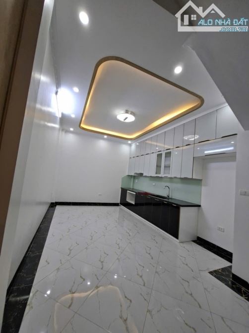 NHÀ LUẬT SƯ LƯƠNG THẾ VINH 39 m2 x 5t Ô TÔ-KINH DOANH- 8,4 tỷ - 3