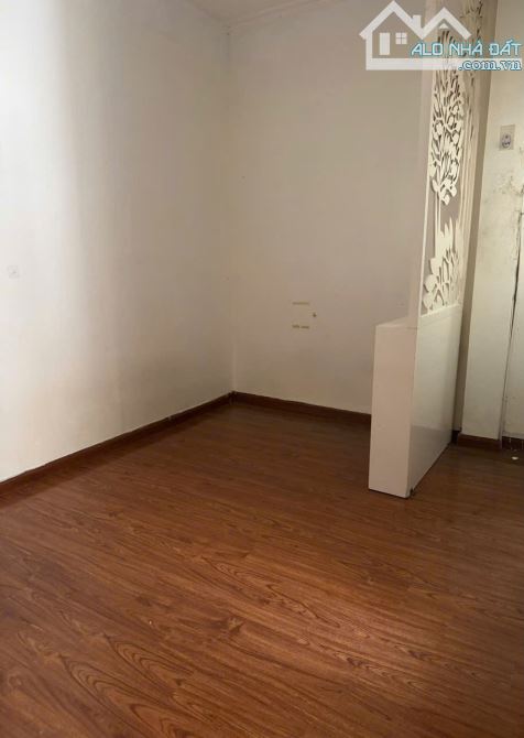 Cho thuê nhà ngõ Lương Sử C ,phố Quốc Tử Giám,P Văn Chương ,Đống Đa. DT 25m x 4 tầng, giá - 3