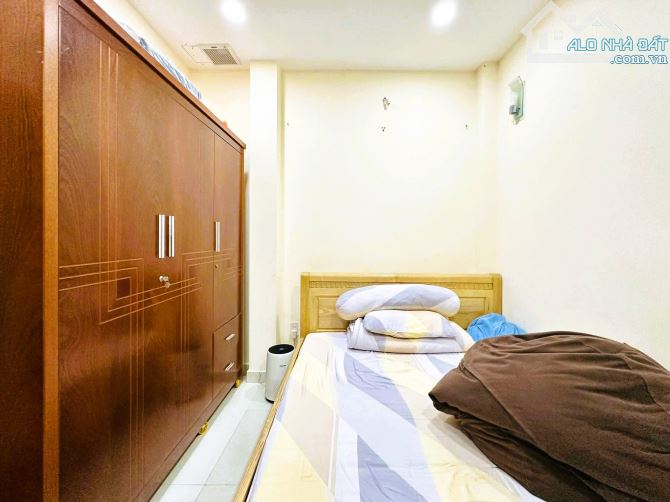 SIÊU VỊ TRÍ - KHU VIP ĐƯỜNG HOA PHỐ ẨM THỰC PHAN XÍCH LONG, PHAN ĐÌNH PHÙNG - GIÁP QUẬN 1. - 3