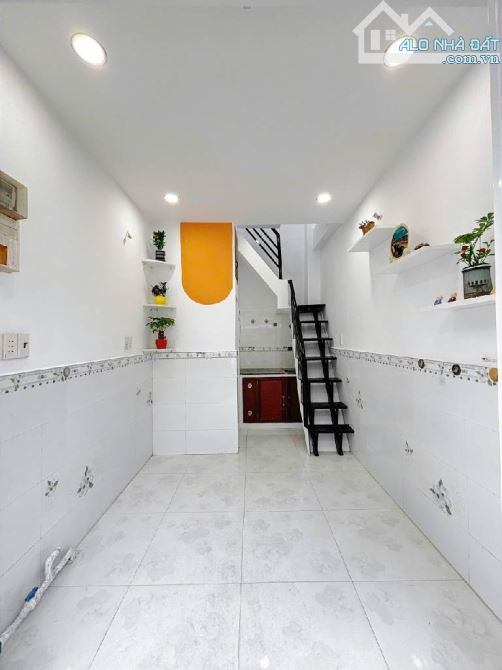 Bán nhà giáp Tên Lửa 11 m2, nhỉnh 1 tỷ - 4
