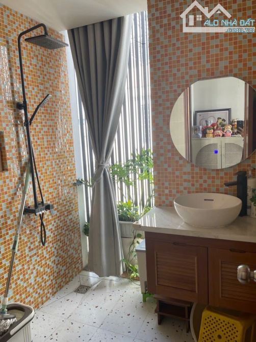 Nhà Siêu Đẹp Thiết Kế Bởi Kiến Trúc Sư Nổi Tiếng 1 trệt 2 Lầu- LoTTe Mart Nguyễn Văn Lượng - 4