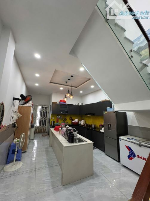 Bán nhà TĐC Quang Vinh gần Metro Biên Hoà. Nhà 1T1L sạch đẹp. 4,2x19m.Đường 10m. Giá 5,3tỷ - 4