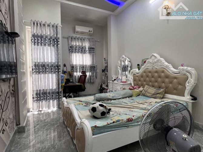 BÁN BIỆT THỰ 3 TẦNG, MẶT TIỀN KHU VIP QUẬN 12,  GIÁ CHỈ 18 TỶ - 4