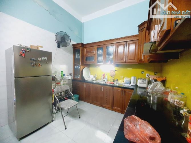 BÁN NHÀ TRẦN HỮU TƯỚC - 70M2 X 3 TẦNG - HIẾM - THOÁNG - NÔNG - 4