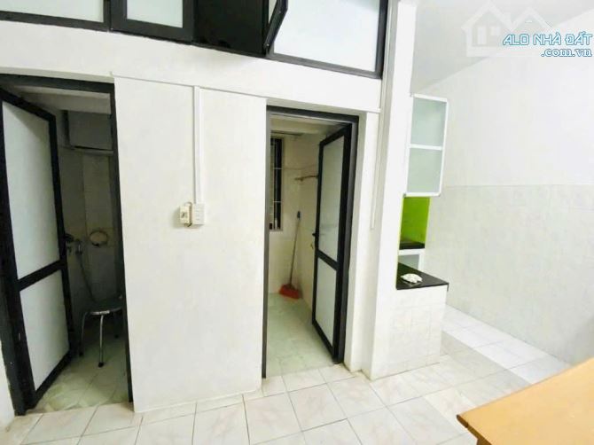 TẬP THỂ PHẠM VĂN ĐỒNG - LÔ GÓC - Ô TÔ ĐỖ CHÂN TOÀ NHÀ- DT: 51/60M, TẦNG DƯỚI 5, GIÁ 3.8 TỶ - 4