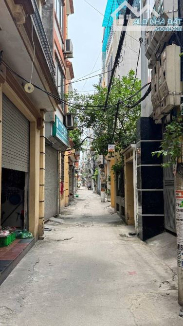 BÁN NHÀ NGUYÊN CĂN TAM TRINH_HOÀNG MAI : 3 TẦNG_DT 94M_MẶT NGÕ RỘNG_Ô TÔ ĐỖ CỬA_GIÁ 17 TỶ5 - 4