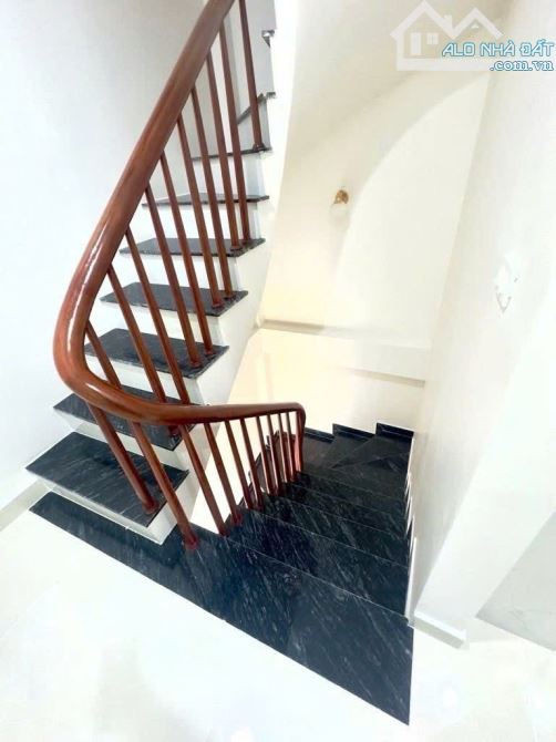 Quan Thổ 3 - Mặt ngõ thông kinh doanh - Ba gác phi - 50m ra mặt phố - Thang máy nhập khẩu - 4