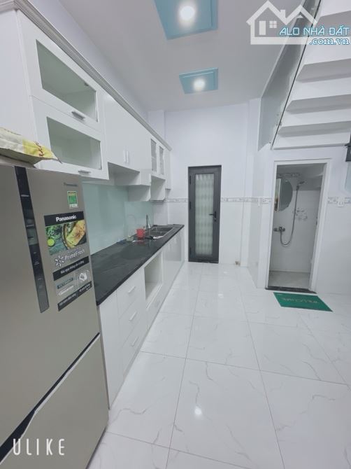 NHÀ 2 TẦNG 4.5X10 NỞ HẬU HXH TRÁNH TÂN THUẬN ĐÔNG Q7 – GIÁ 6.9T - 4