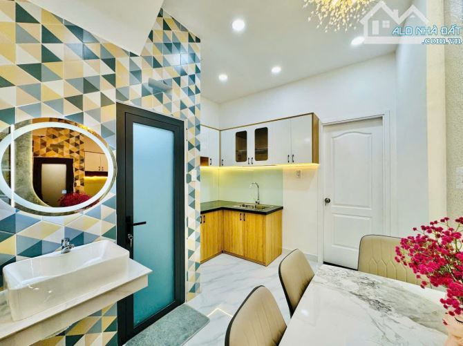 Giảm giá 100tr nhà hẻm xe hơi thông Phạm Văn Chiêu gò vấp 40m2 chỉ 4tỷ85 - 4