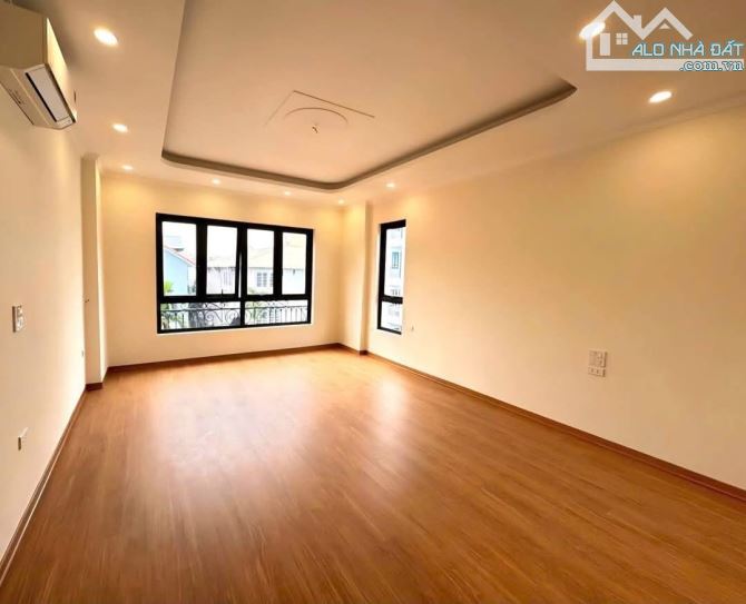 10 ra cổ nhuế - nhà 34m2 6 tầng - ngõ ô tô - có thang máy - giá 7,83 tỷ - 4