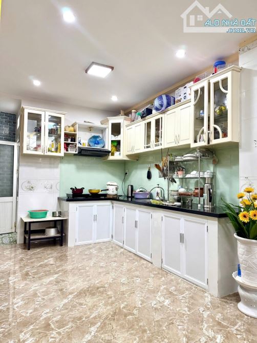 💥SIÊU PHẨM TRUNG TÂM TP - NHÀ 2 TẦNG KIỆT 2 OTO TRÁNH NHAU ĐẬU ĐỖ 24/24 - NHÀ MỚI ĐẸP VÀO - 4