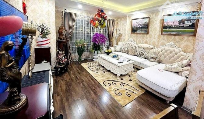 BÁN NHÀ CẦU GIẤY 56,5m2 × MT 5m. HAI THOÁNG - 2 Ô TÔ TRÁNH ĐỖ TRƯỚC NHÀ - VĂN PHÒNG - 4