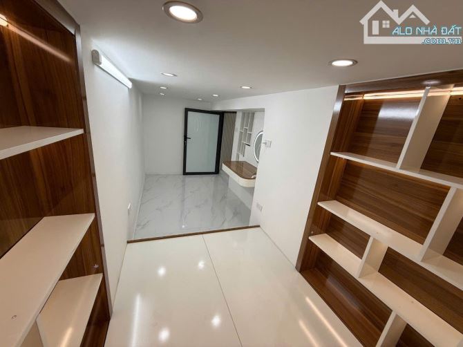 Cho thuê nhà Khâm Thiên, 22m2 x 3 tầng, 3 ngủ, 8 triệu/tháng - 4