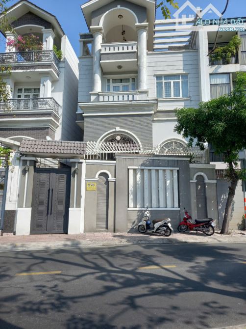 Gấp, bán biệt thự Trường Sa, P3, Bình Thạnh. DT: 10x16m, CN: 155m2, giá: 45 tỷ - 4