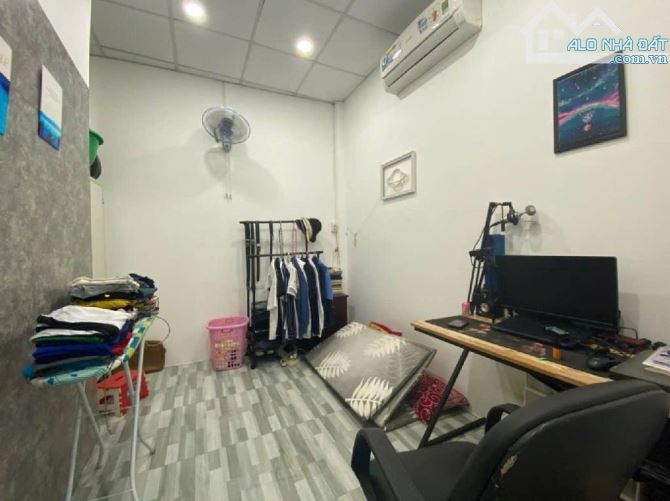 BÁN NHÀ NGUYỄN SƠN -30M2-2 TẦNG -HXH-SÁT MẶT TIỀN LỚN -NHỈNH 3TỶ - 4