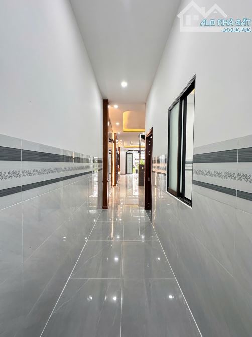 MẪU NHÀ HIỆN ĐẠI CÁCH LỘ 50M - 5.5MX21M SHR - 4