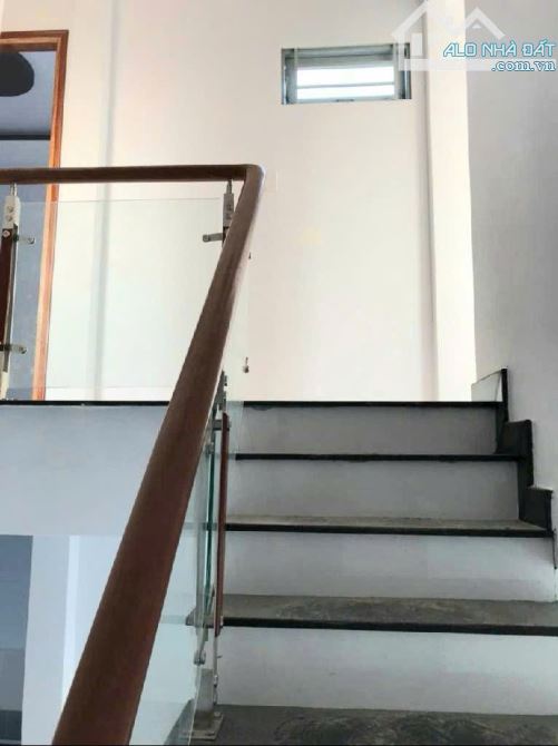 NHÀ 2 TẦNG SÁT MẶT TIỀN ĐẶNG THÚC VỊNH-HÓC MÔN-XE HƠI TỚI NHÀ-NGANG 5M6-NỞ HẬU-CHỈ 4,8 TỶ - 4