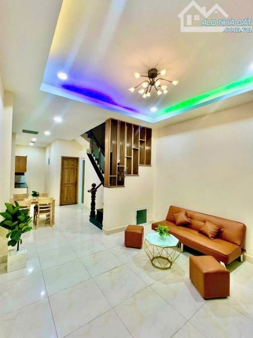 MỘT CĂN DUY NHẤT Nhà 3 tầng mới đẹp ,57m giá chỉ 4ty9 cách nguyễn duy Trinh chỉ 200,p.lư T - 4