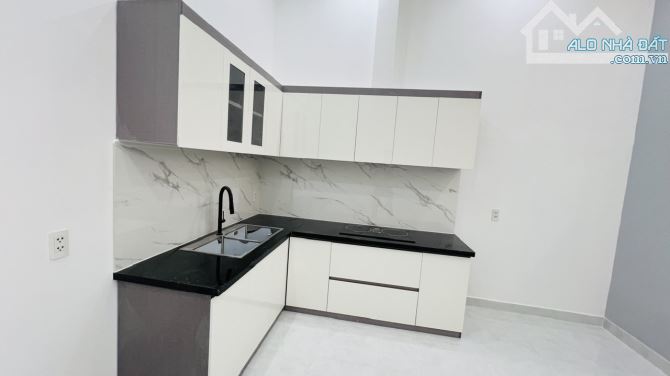 NHÀ Q8 P2 DƯƠNG BÁ TRẠC -  3.85 x 17 NỞ HẬU NHẸ - 7 CHỖ ĐỖ CỬA - 2P RA CẦU CHỮ Y. - 4