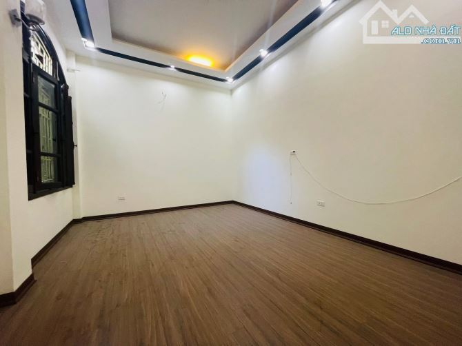 Hoàng Cầu - 2 mặt ngõ oto tránh - Phân lô vỉa hè KD❗️57m2 - 4T - MT4m - 26.5 Tỷ - 4