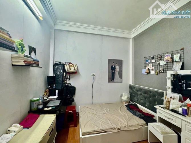 NGUYỄN XUÂN KHOÁT BẮC TỪ LIÊM NHÀ CẤP 4 HAI THOÁNG VĨA HÈ 15M 180M MẶT TIỀN 10M GIÁ 81 TỶ - 4